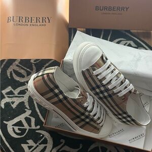 Burberry Plaid Sneakers size 11 / 44 eu